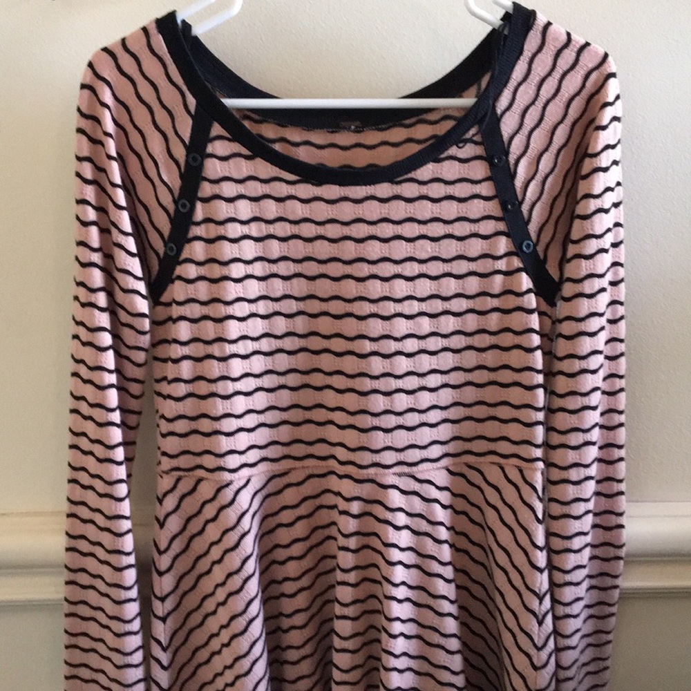 SUPER CUTE Free People Long Sleeve Peplum Top